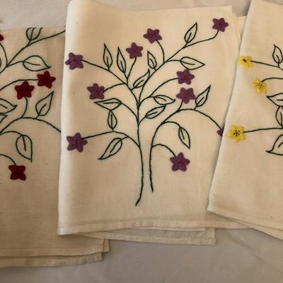 lot/5 Embroidered Dish Towels 