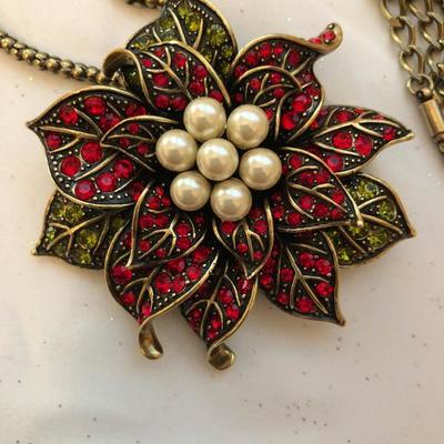 Poinsettia Holiday Christmas Necklace Costume Jewels & Pearls 