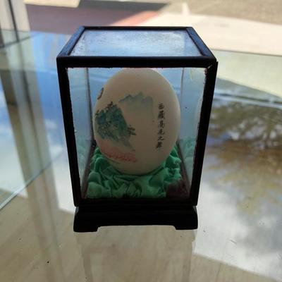 Enclosed Decorated Egg (Item #682)