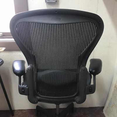 Lot 7 - Herman Miller Aeron Chair