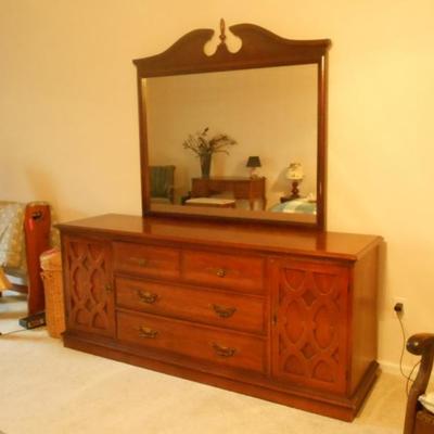 Two Over Two with Side Panels Dresser with Mirror by Sherrill Furniture