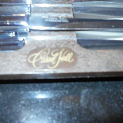 Carvel Hall Cutlery Knife Set