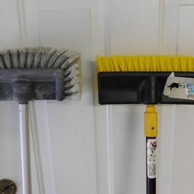 Set of Wash Brushes with Extension Poles