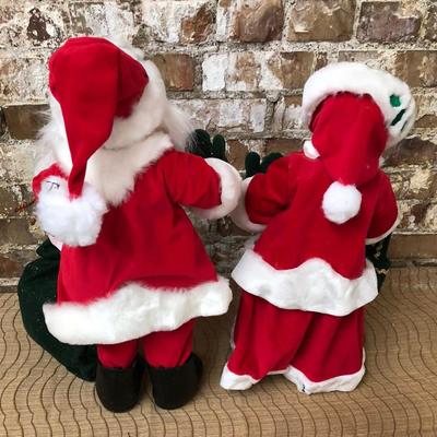 Annalee Mobilitee Dolls Santa & Mrs Claus