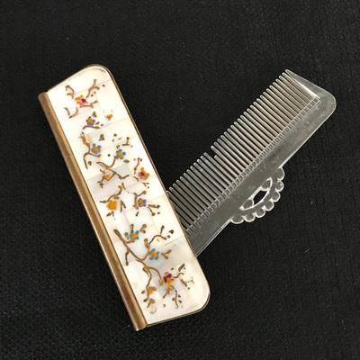 Lot 93 - Vintage Lamp, Pill Box and Comb