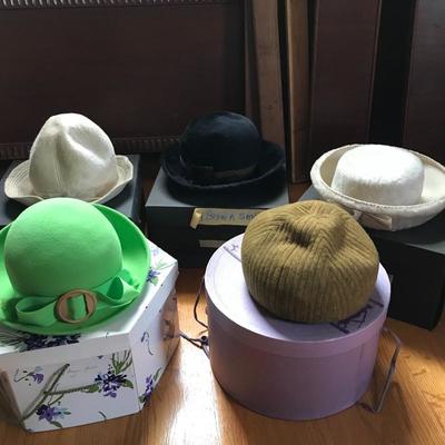 Lot 62 - Vintage Hats and Boxes