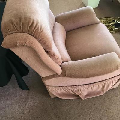 Lot 41 - Comfy Chair/Recliner