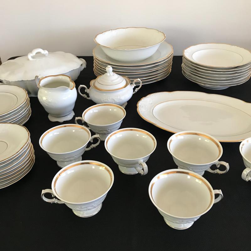 Lot 45 - Polish China Set | EstateSales.org