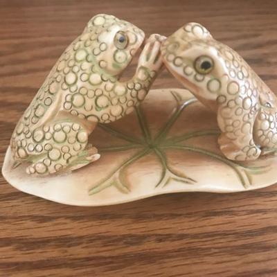 Ivory-like (bone?) Frog Miniature Figurine (Item #701)