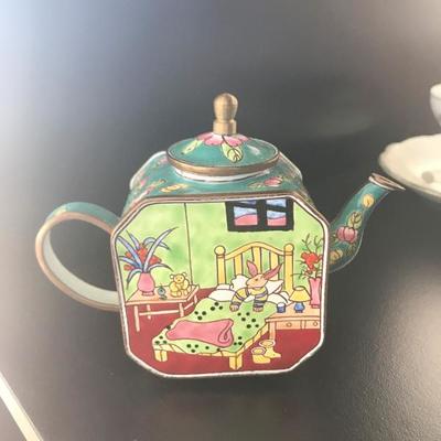 Miniature Enamel Tea Pot (Item #707)