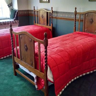 Atique Beds