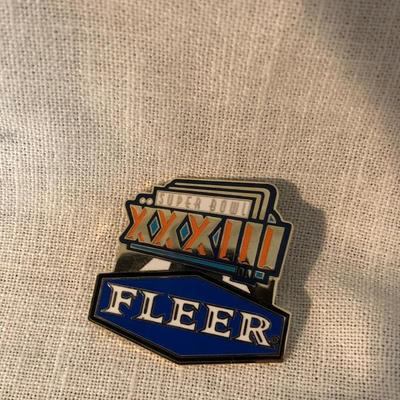 Super Bowl XXXIII Fleer Pin (Item 338)