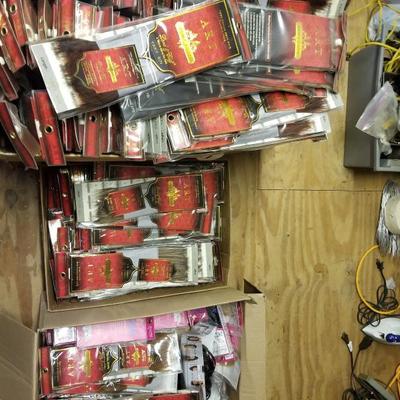 A lot of 350 misc Lord & Cliff Hair extentions