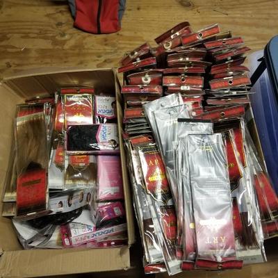 A lot of 350 misc Lord & Cliff Hair extentions