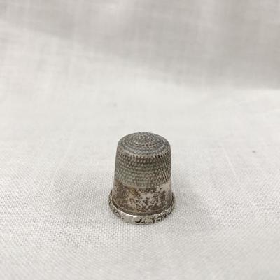 Antique Towle Sterling Thimble (Item 809)