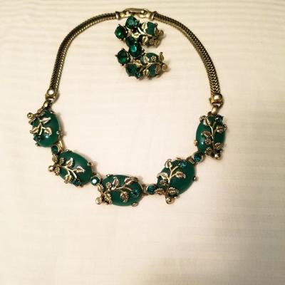 Vtg Emerald green Gold Vine rhinestone Necklace/Earring costume set