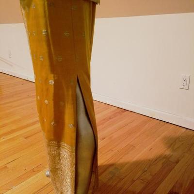 Vtg 1960 Chinese gold embroidery pure silk Cheongsam ensemble  