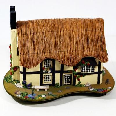 Olde English Musical Cottage Pauline Ralph Elizabethan - England