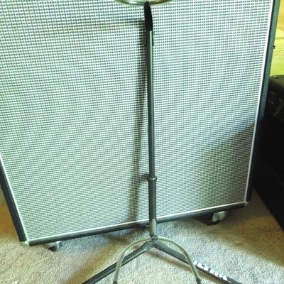 Lot 132: Guitar Stand, Hosa FSC-501 Footswitch and More