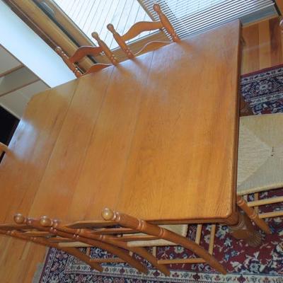 Lot 42: Antique Oak Dining Table with 6 Ladder Back Rushed Seat Chairs