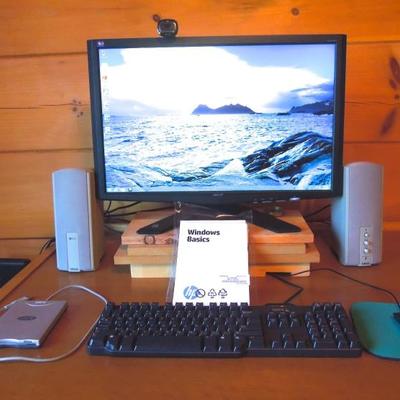 Lot 114: HP Desktop Computer Package with Lots of Extras