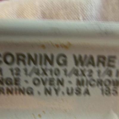 Lot 80: Five Baking Casserole Dishes Pyrex and Corningware