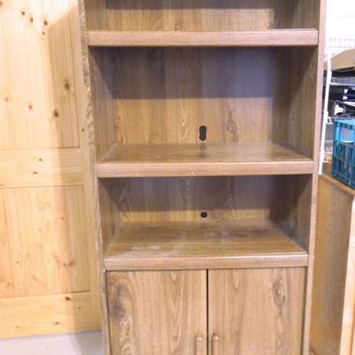 Lot 165: Tall 3 Shelf Storage Book Case