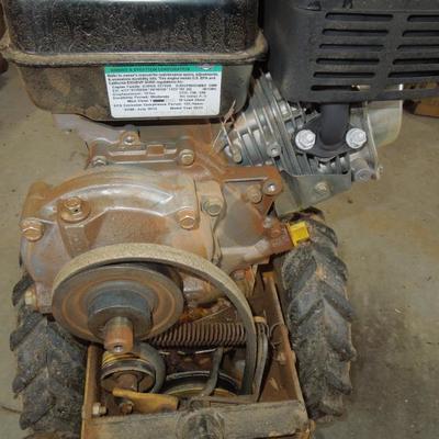 Lot 177: Briggs and Stratton 550 Series Gas Garden Tiller with Manual
