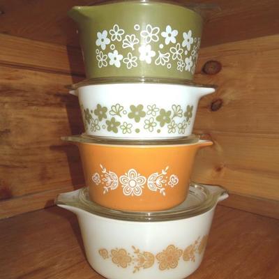 Lot 61: Four Vintage Covered Pyrex Casseroles