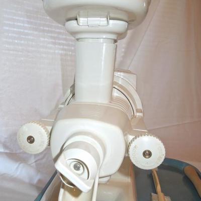 Lot 97: GS-1000 Greenstar Twin Gear Cold Press Commercial Juice Extractor