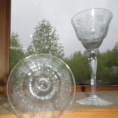 Lot 192: Antique Etched Crystal Stemware Liqueurs x 6