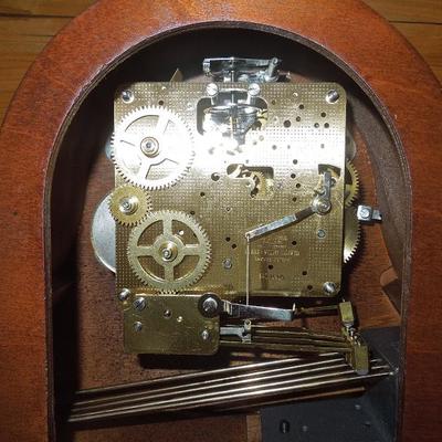 Lot 53: Howard Miller Westminster Chiming Mantle Clock with Key 