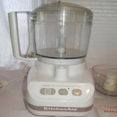 Lot 95: Kitchen Aid 11 Cup Food Processor w/ Attachements 