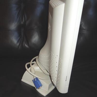 Lot 122: Phillips Desktop Computer Monitor