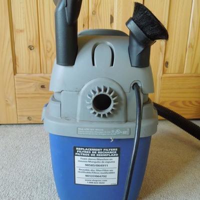 Lot 100: Hang Up Portable Mini Wet/Dry Shop Vac