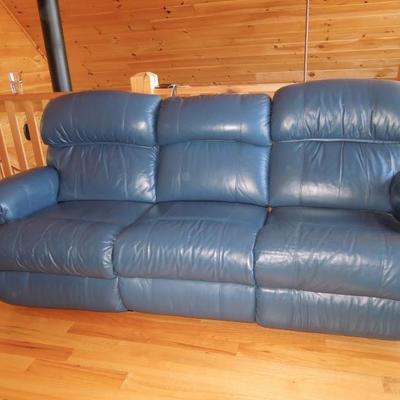 Lot 32: La-Z-Boy Leather 3 Section Reclining Couch