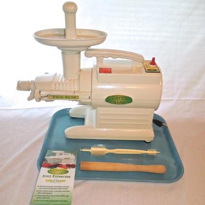 Lot 97: GS-1000 Greenstar Twin Gear Cold Press Commercial Juice Extractor