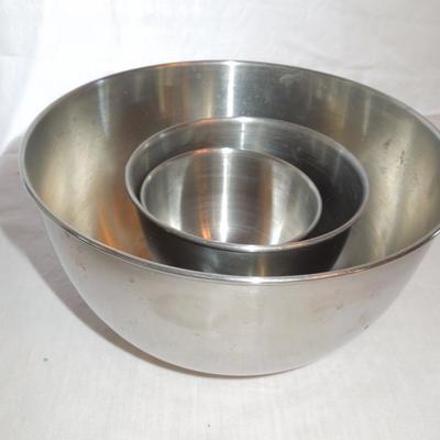 Lot 77:  Twelve Kitchen Tools Stainless Bowls, Colanders, Measuring, etc.