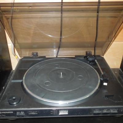 Lot 134: Pioneer Automatic Turntable PL-990 