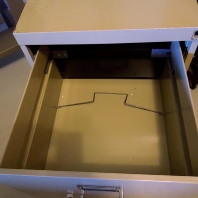 Lot 153: Grey Metal 2 Drawer Hanging File Cabinet 