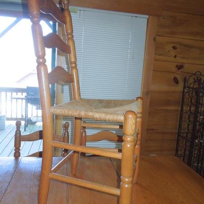 Lot 42: Antique Oak Dining Table with 6 Ladder Back Rushed Seat Chairs