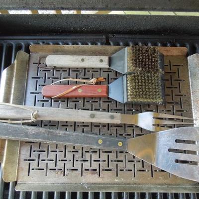 Lot 60: Weber Gas Grill with Two 15 lb Propane Tank Grilling Tools