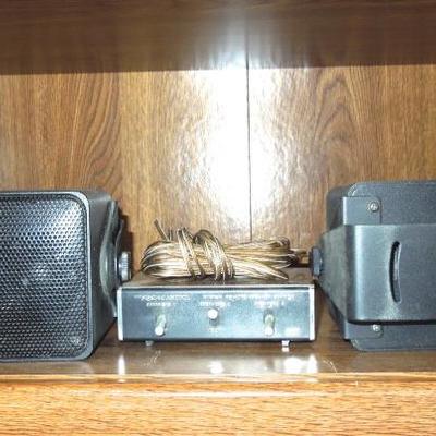 Lot 163: Realistic Minimus 7 Mounting Portable Speakers w/ Remote Switch