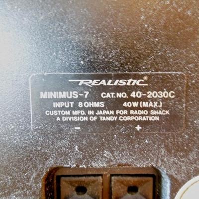 Lot 49: Pair of Realistic Minimus 7 Bookshelf Stereo Speakers #1