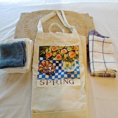 Lot 85: Linens, Apron and Placemats