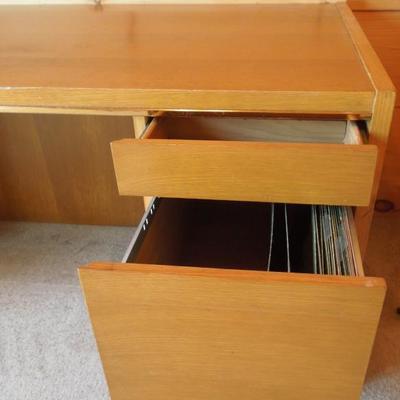 Lot 124: Office Desk Vintage Commonwealth Contractor's 