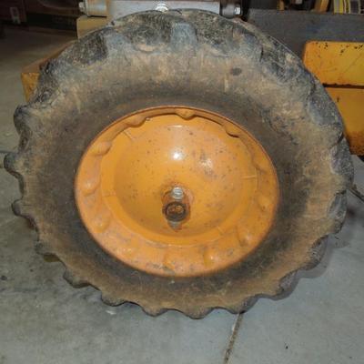 Lot 177: Briggs and Stratton 550 Series Gas Garden Tiller with Manual