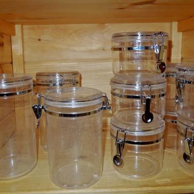 Lot 89: OGGI Sealed Storage Containers x 10