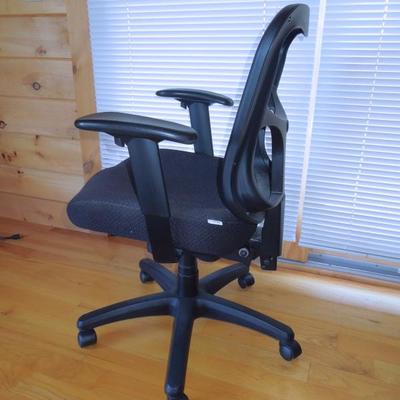 Lot 34: Adjustable Tempurpedic Office Chair