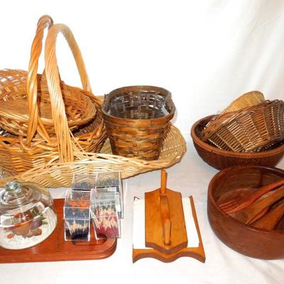 Lot 73: Wood and wicker Lot